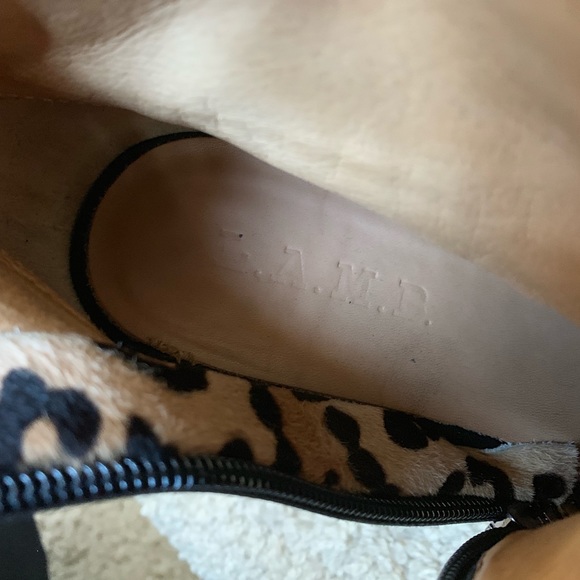 L.A.M.B. Leopard print booties - Picture 4 of 8